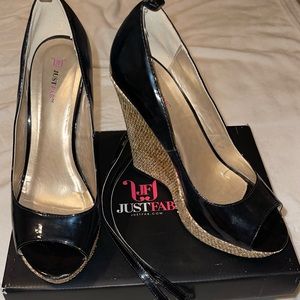 Wedges with Toe Peek 🥰